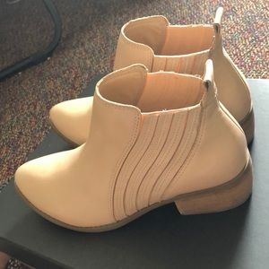 New Matisse Genuine Leather Ankle Boot Chelsea